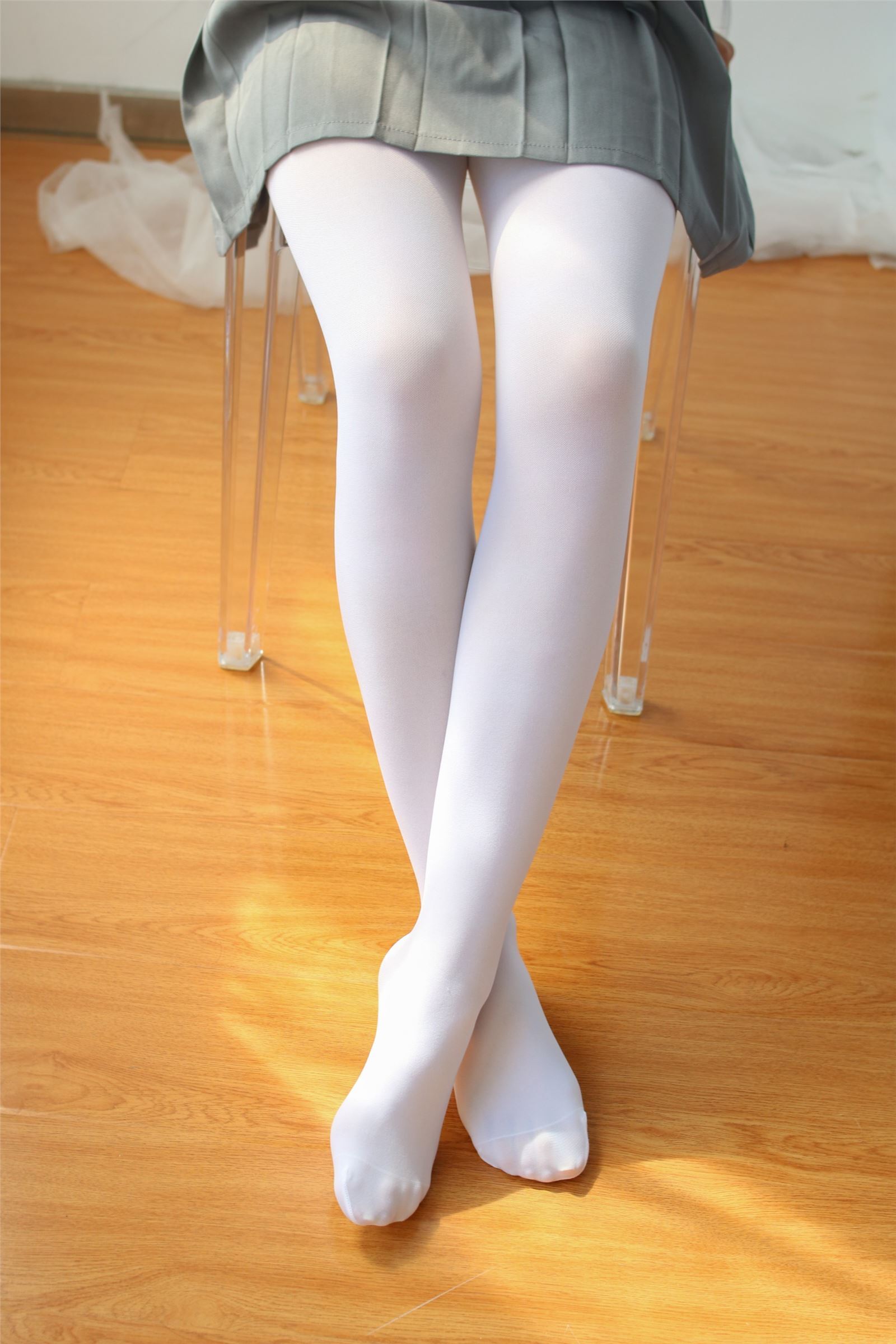 森萝财团写真 - [BETA-029] 玩手机的白丝少女 2